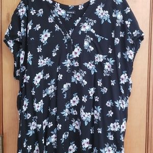 Short sleeve floral top